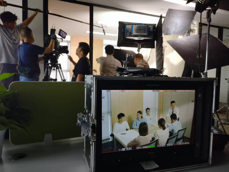 三原县TVC拍摄公司：科技产品视觉化大师，诠释未来感与功能美学